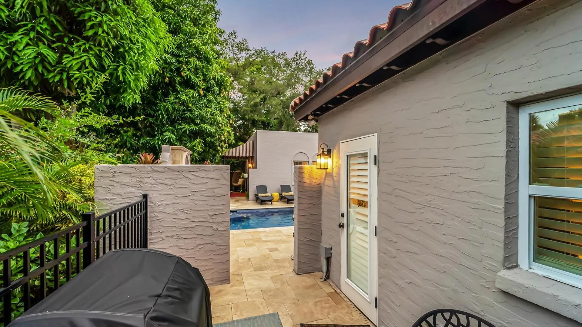 Holiday home Pool Courtyard, Patio With Fire Pit, 2 Mls Downtown Vr24-00130 Villa Sarasota